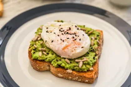 5 formas de usar o ovo para um café da manhã saudável e proteico