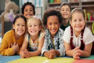 Veja a importância das amizades para as crianças