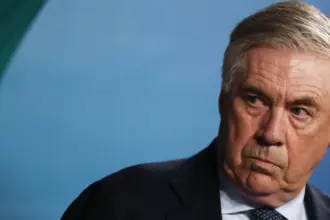 Tribunal espanhol condena técnico Carlo Ancelotti por fraude fiscal