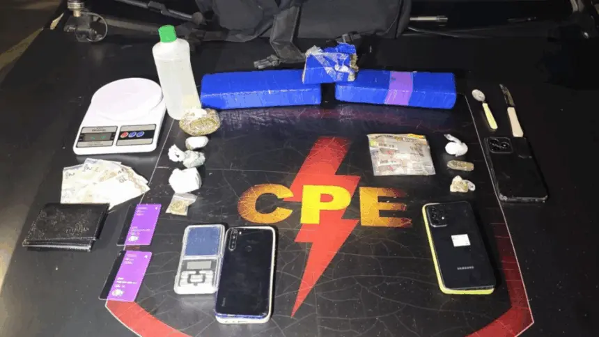 CPE Goianésia prende suspeito de tráfico e apreende drogas em Jaraguá CPE Goianésia prende suspeito de tráfico e apreende drogas em Jaraguá