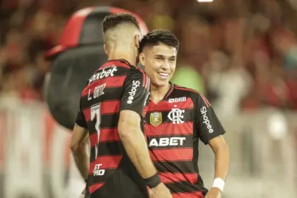 Flamengo vence o Galo e é o novo líder do Campeonato Brasileiro