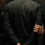 Homem é preso por agredir namorada com mais de 60 socos no rosto dentro de elevador em Natal