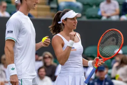 Luisa Stefani é vice-campeã de duplas mistas no Torneio de Wimbledon