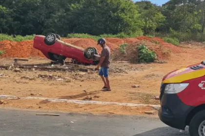 Mãe e bebê escapam ilesos de capotamento na região oeste de Goianésia