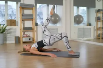 10 benefícios da prática de pilates para a saúde física e mental