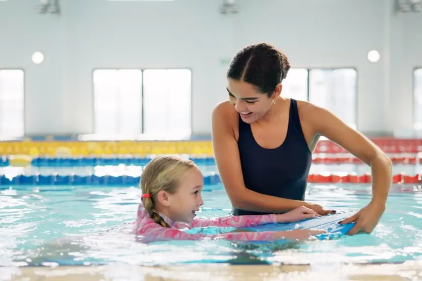 Veja como a natação ajuda na saúde respiratória de crianças