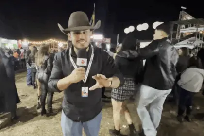 “Pecuária para Todos” em Goianésia começa com rodeio, show de Amado Batista e parque lotado