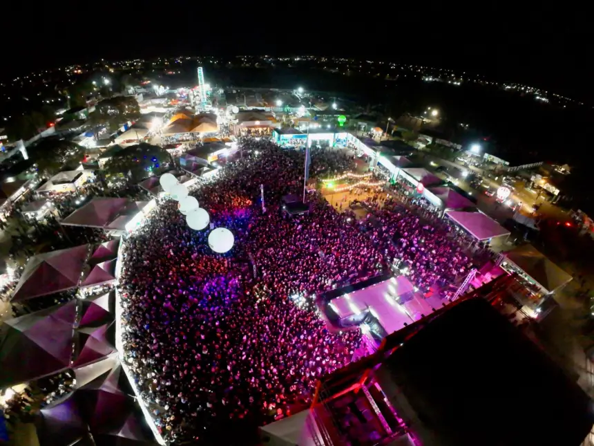 Pecuária Para Todos: penúltima noite reúne mais de 18 mil pessoas com show de João Bosco & Vinícius