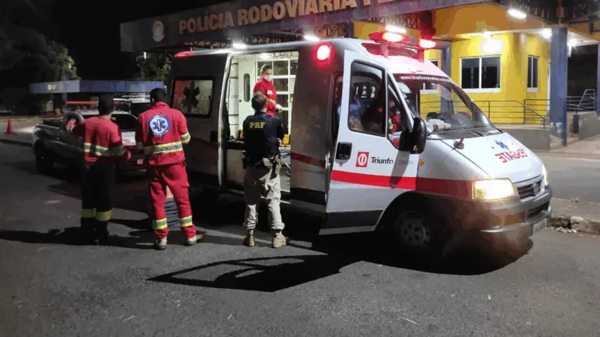 PRF acolhe condutor com confusão mental na BR-153