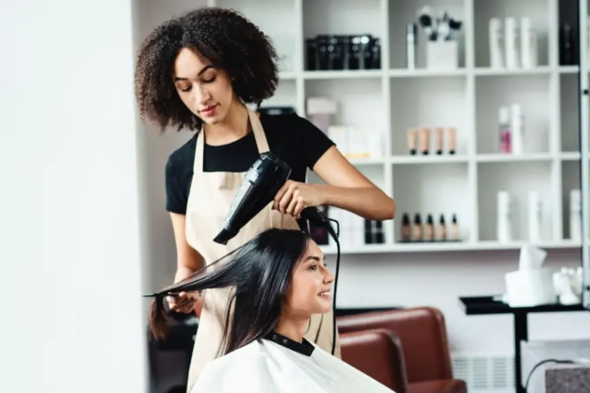 7 sinais de que seus produtos capilares estão fazendo mal à saúde