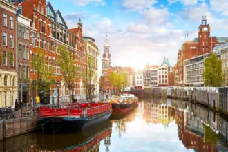 5 cidades europeias para quem ama música, história e gastronomia