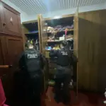 Polícia Civil cumpre busca e apreensão, na residência de ex-subsecretário municipal, suspeito de peculato e extravio de documentos