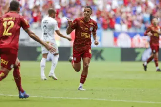 Bahia derrota Santos e ganha força na luta por vaga na Libertadores