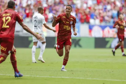 Bahia derrota Santos e ganha força na luta por vaga na Libertadores