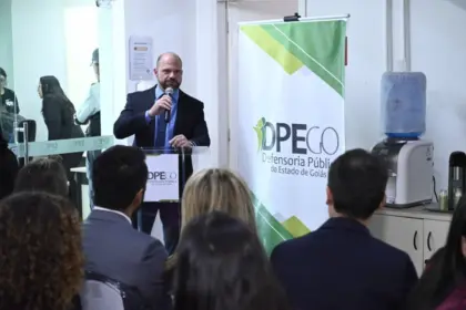 PCGO assina termo de cooperação com Defensoria Pública para pedidos de segunda via de RG a população vulnerável