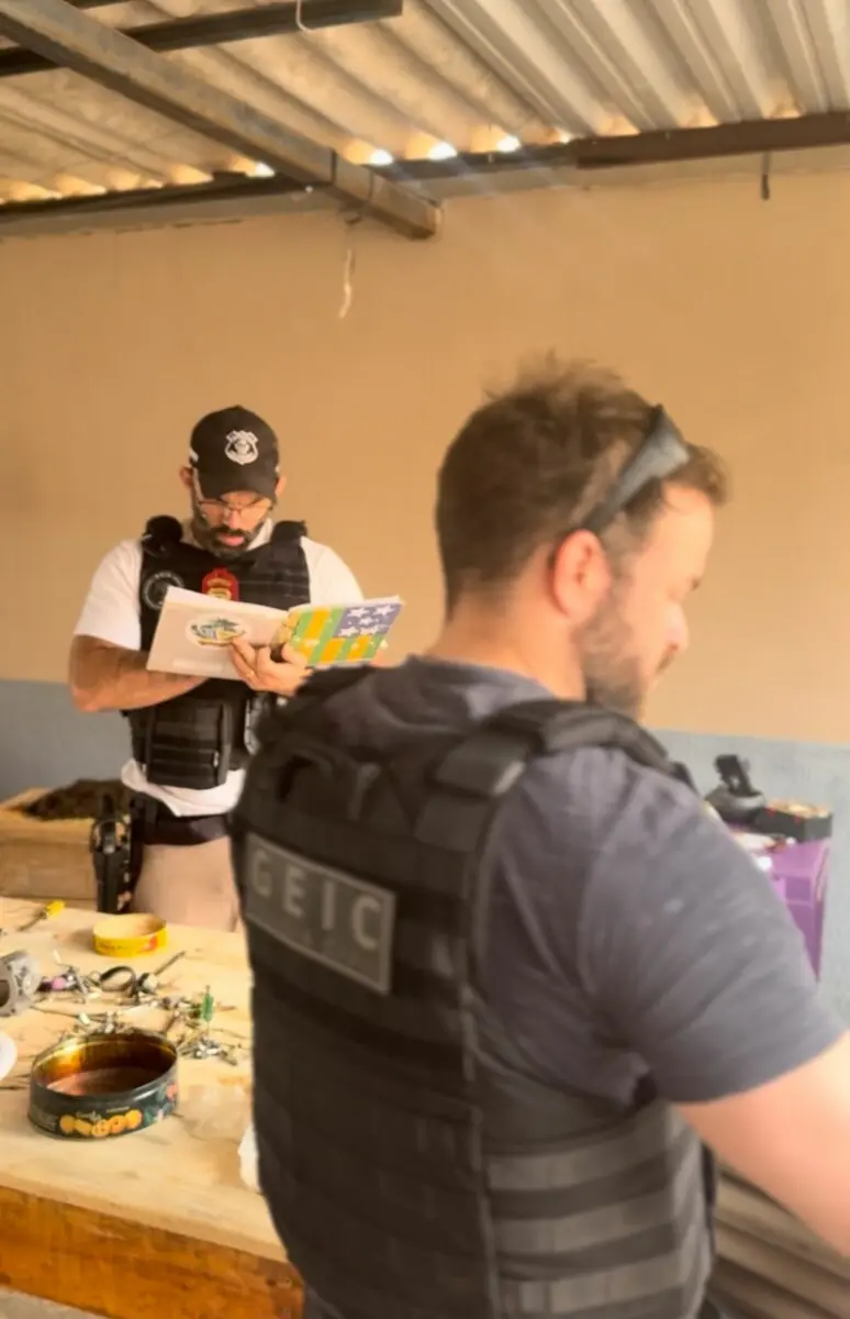 Operação conjunta prende dupla em flagrante por tráfico de drogas em bairro de Cristalina – Policia Civil do Estado de Goiás