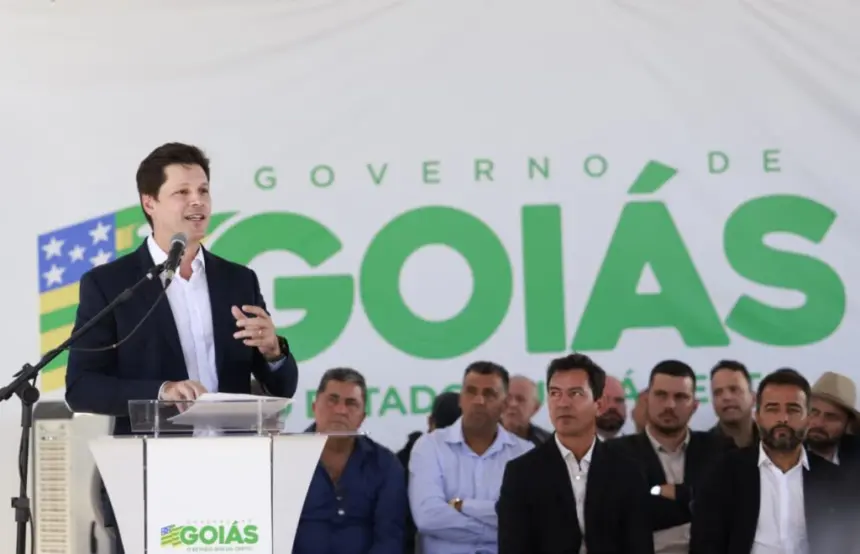 “Virada de chave na vida das famílias”, afirma Daniel Vilela em entrega de casas em Santa Cruz de Goiás – Vice-Governadoria