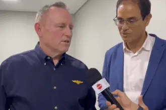 Astronauta americano compartilha experiências do espaço durante conferência em Goianésia