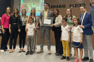 Em manhã de gala, Câmara presta homenagem a personalidades e instituições de Goianésia