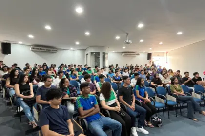 Fundação Crescer inicia segunda turma do curso de Auxiliar Administrativo 2025 em parceria com o Cotec