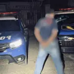 Homem embriagado é preso após ameaçar invadir com carro comércios na Avenida Goiás