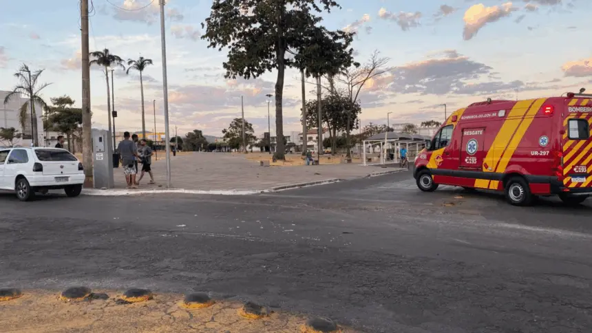 Mulher fica ferida ao se envolver em acidente nas proximidades da rodoviária de Goianésia