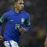 Raphinha e Vinicius Júnior são indicados ao prêmio Bola de Ouro