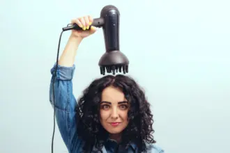 5 dicas para conquistar o volume dos anos 90 nos cabelos