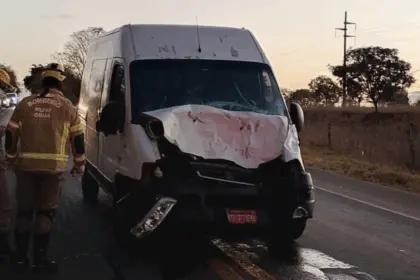 Urgente: Motorista de Goianésia sai ileso ao se envolver em grave acidente na GO-080