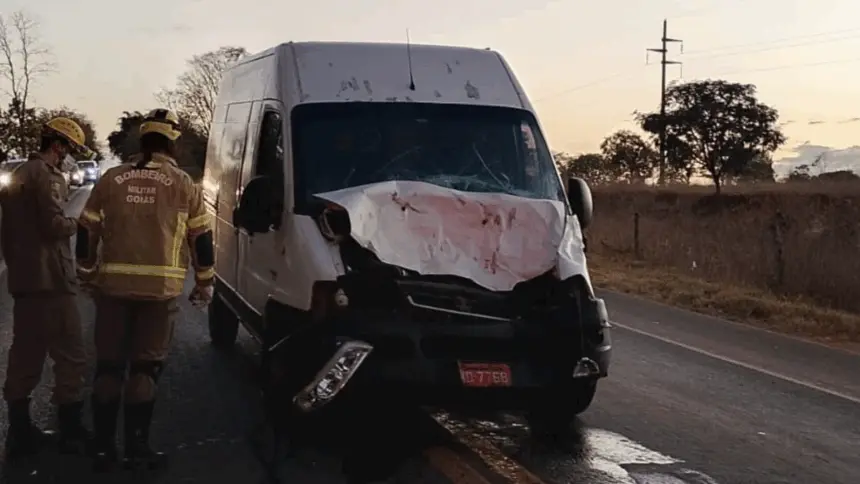 Urgente: Motorista de Goianésia sai ileso ao se envolver em grave acidente na GO-080 Urgente: Motorista de Goianésia sai ileso ao se envolver em grave acidente na GO-080