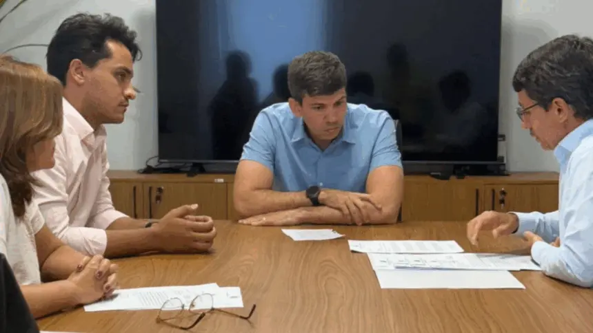 Vereadores de Goianésia apresentam reivindicações a Pedro Salles, presidente da Goinfra Vereadores de Goianésia apresentam reivindicações a Pedro Salles, presidente da Goinfra