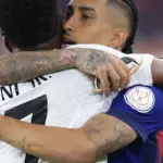 Raphinha e Vinicius Júnior são indicados ao prêmio Bola de Ouro