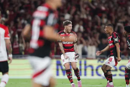 Com direito a gol relâmpago, Flamengo derrota Estudiantes no Maracanã