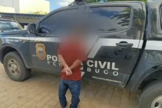 PCGO e PCPE prendem autor de extorsão contra criança; homem mantinha armazenado conteúdo pornográfico infantil