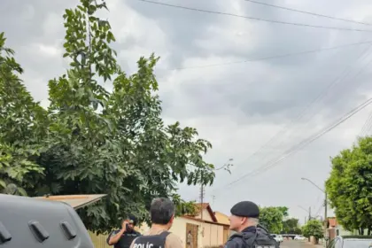 PCGO e PMGO prendem em Jataí empresários – pai e filho – investigados por homicídio no Mato Grosso – Policia Civil do Estado de Goiás