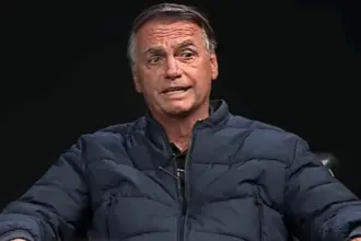 Bolsonaro tem alta hospitalar; laudo de lesões cutâneas mostra câncer de pele