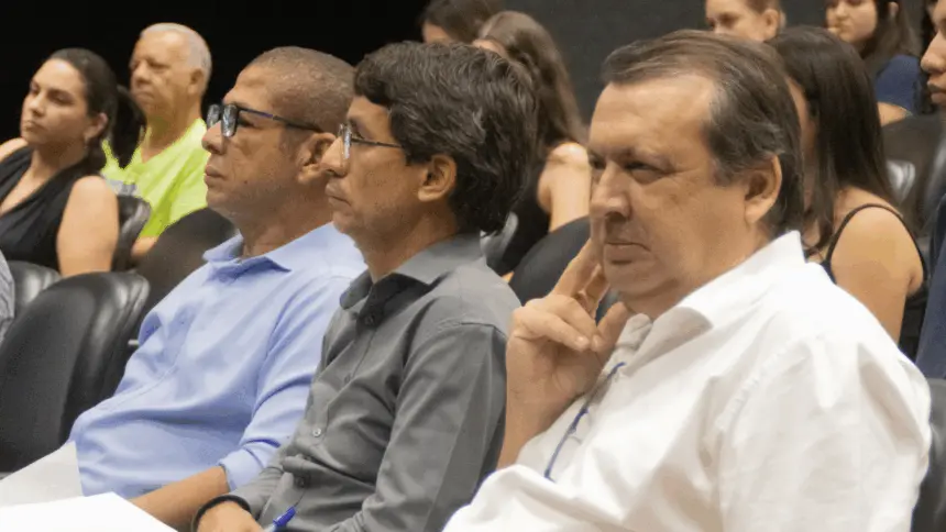 Capacitação para vereadores e assessores: palestra “Eu, Vereador” é realizada na Câmara Municipal