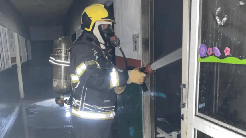 Incêndio atinge escola Luiz de Oliveira no oeste de Goianésia e bombeiros são acionados Incêndio atinge escola Luiz de Oliveira no oeste de Goianésia e bombeiros são acionados