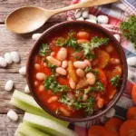 3 receitas de sopas leves e nutritivas para o jantar