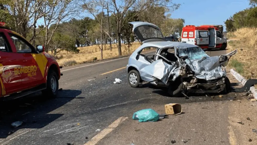 Urgente: Uma pessoa morre e duas ficam feridas em colisão na GO-080, próximo a Goianésia