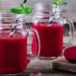 7 sucos para ajudar a desinchar o corpo