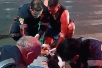 Bombeiro de folga presta socorro a jovem gravemente ferido em acidente no centro de Goianésia