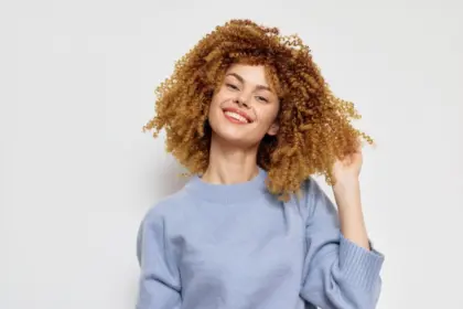 5 fatores silenciosos que impactam a saúde dos cabelos