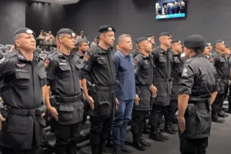 Câmara de Goianésia homenageia policiais da CPE e da Força Tática com Moção de Aplauso