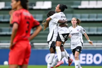 Com técnica brasileira, Colo Colo vai à semi da Libertadores Feminina