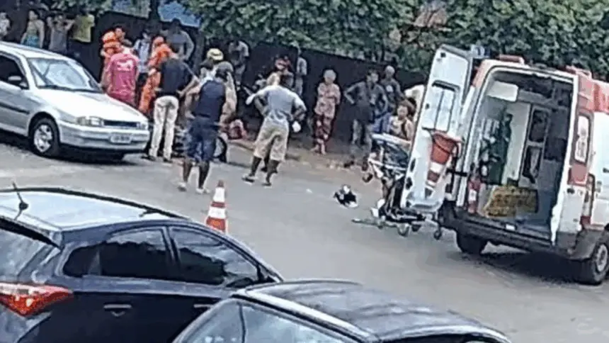 Em novo acidente no Bairro São Cristóvão, 4 pessoas ficaram feridas Em novo acidente no Bairro São Cristóvão, 4 pessoas ficaram feridas