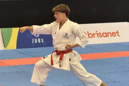 Jovem conta com torcida da família e garante prata nos Jubs