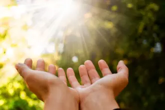 3 decretos proféticos poderosos para atrair dinheiro