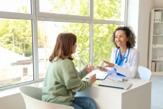 5 sintomas que podem indicar falta de ferro e vitamina D