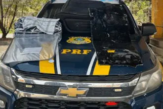 PRF apreende cerca de 6 kg de cocaína em ônibus interestadual